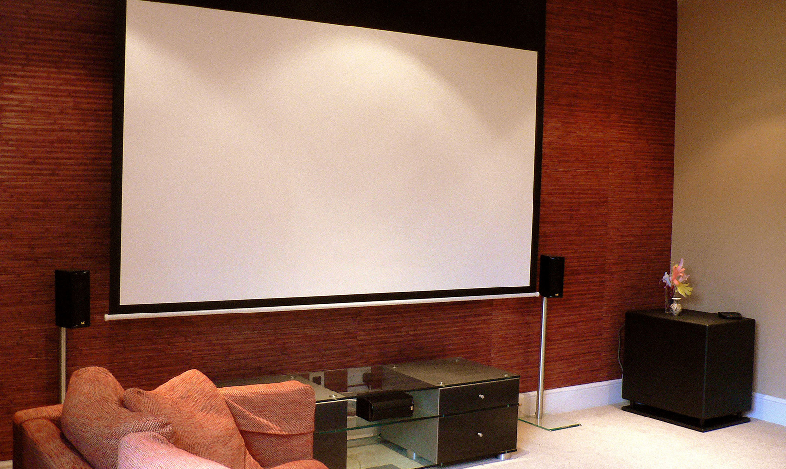  Projector screens & accessories